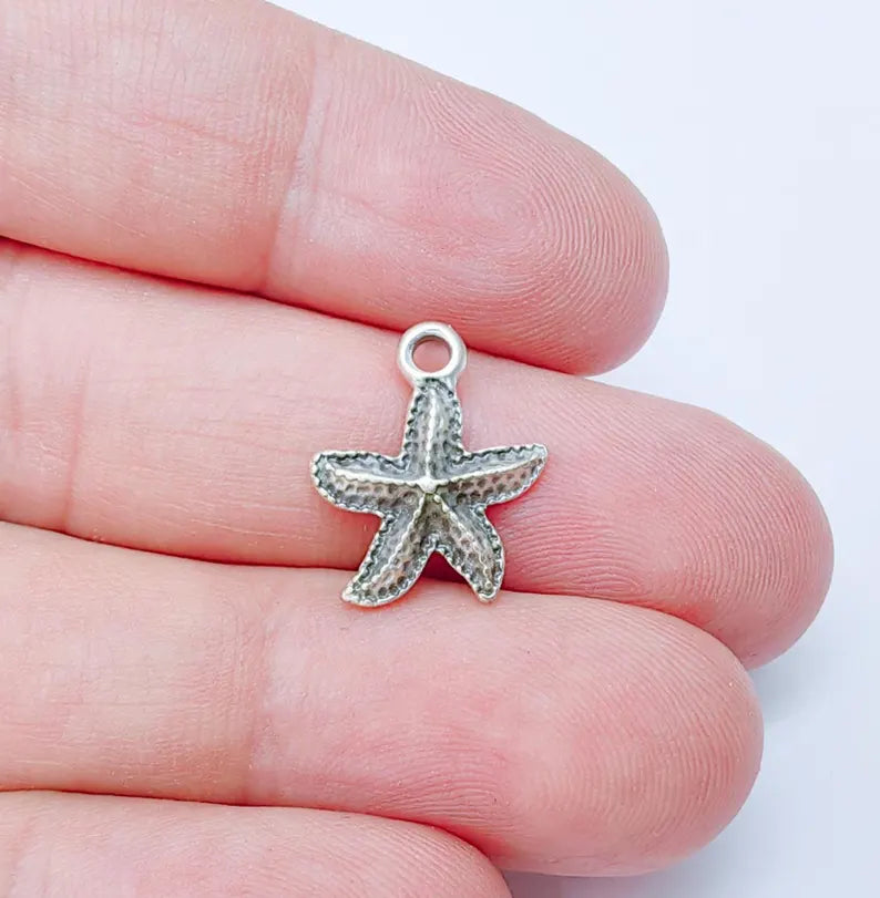 5 Starfish Charm, Silver Sea Star Pendant, Nautical Boho Beach Jewelry Supply, Ocean Theme Pendant, Antique Silver Plated 18x14mm G37237