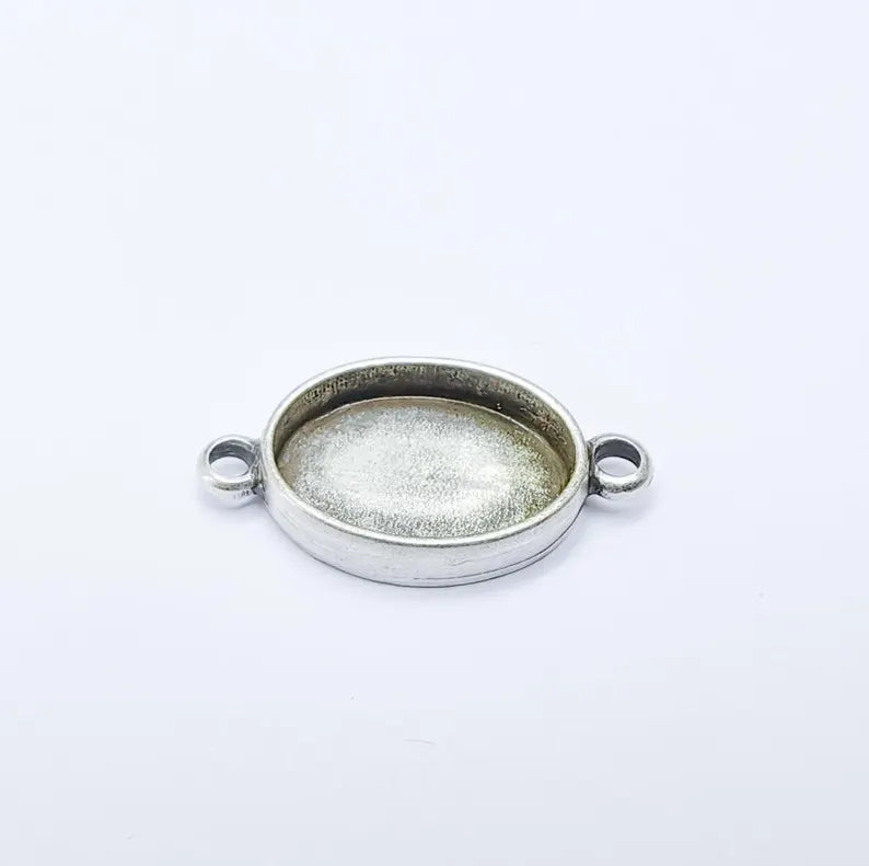 Oval Connector Bezel, Resin Pendant Blank Base, Mosaic Mounting, Dry flower Frame, Polymer Clay base, Antique Silver Plated (18x13mm) G37243