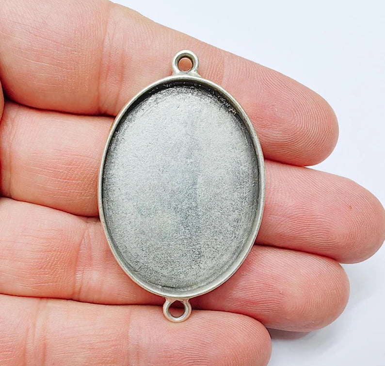 Oval Pendant Bezel Connector, Resin Blank Base, Mosaic Mountings, Dry flower Frame, Polymer Clay base, Antique Silver Plated 40x30 mm G37248