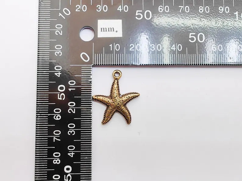5 Starfish Charm, Bronze Sea Star Pendant, Nautical Boho Beach Jewelry Supply, Ocean Theme Pendant, Antique Bronze Plated 26x23mm G37277