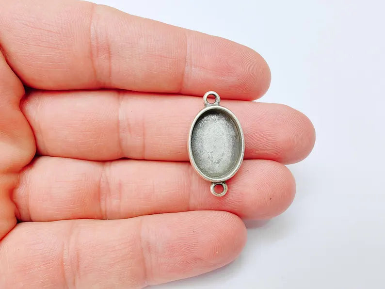 Oval Connector Bezel, Resin Pendant Blank Base, Mosaic Mounting, Dry flower Frame, Polymer Clay base, Antique Silver Plated (18x13mm) G37243