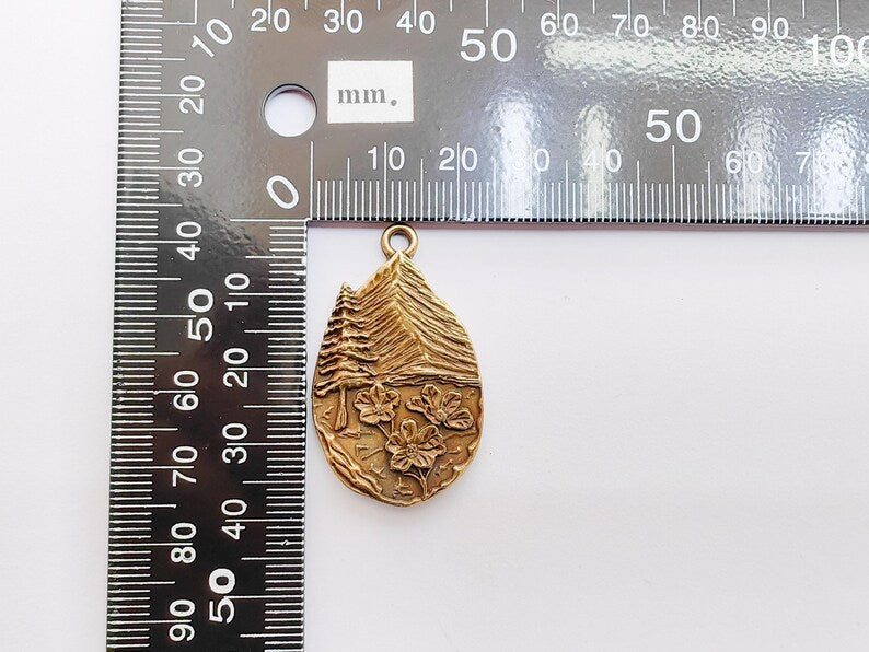 Mountain Flower Pendant, Nature Boho Charm, Rustic Outdoor Necklace, Wildflower Adventure, Antique Bronze Plated Zamac 39x23mm G37280