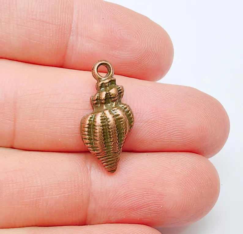 4 Conch Shell Charm Pendant, Sea Shell Beach Jewelry Supply, Ocean Boho Charm, Marine Nautical Pendant, Antique Copper Plated 23x10mm G37284