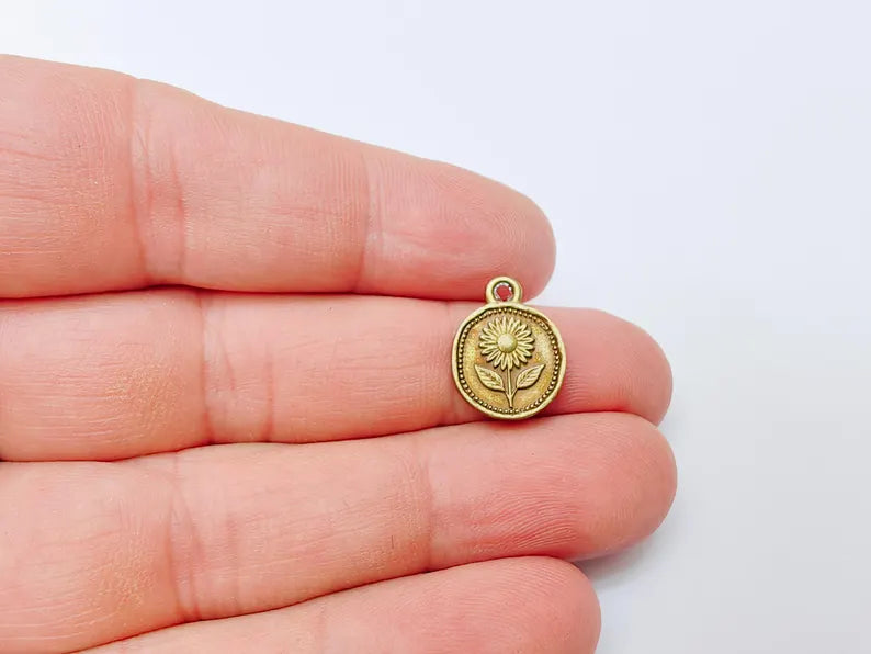 4 Sunflower Flower Charm, Double Sided Botanic Organic Shape Bracelet Charm, Nature Earring, Floral Tag, Antique Bronze Plated 16x13mm G37309
