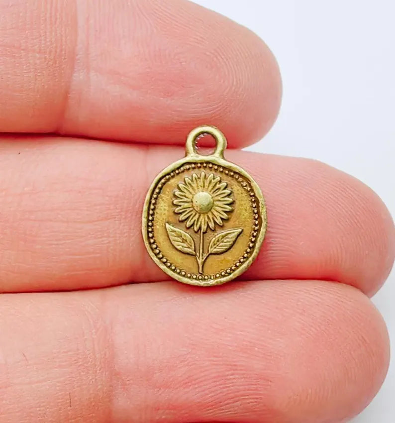 4 Sunflower Flower Charm, Double Sided Botanic Organic Shape Bracelet Charm, Nature Earring, Floral Tag, Antique Bronze Plated 16x13mm G37309