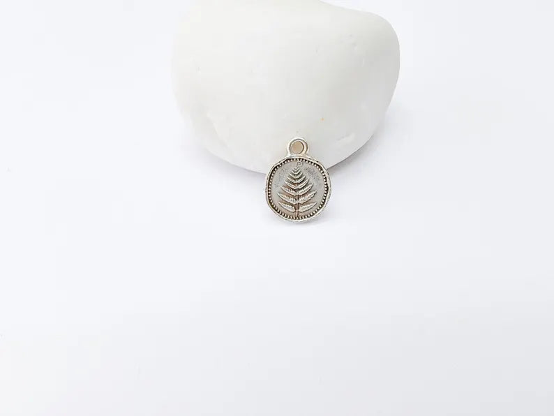 4 Fern Flower Charm, Double Sided Botanical, Organic Shape Plant Charm, Nature Earring, Floral Tag, Antique Silver Plated 16x12mm G37312