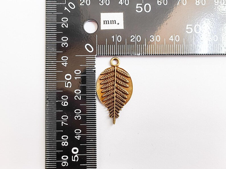 Fern Leaf Charm Pendant, Nature Charm, Botanical Jewelry Supplies, Forest Leaf Necklace, Fern Earring, Antique Bronze Plated 34x18mm G37323