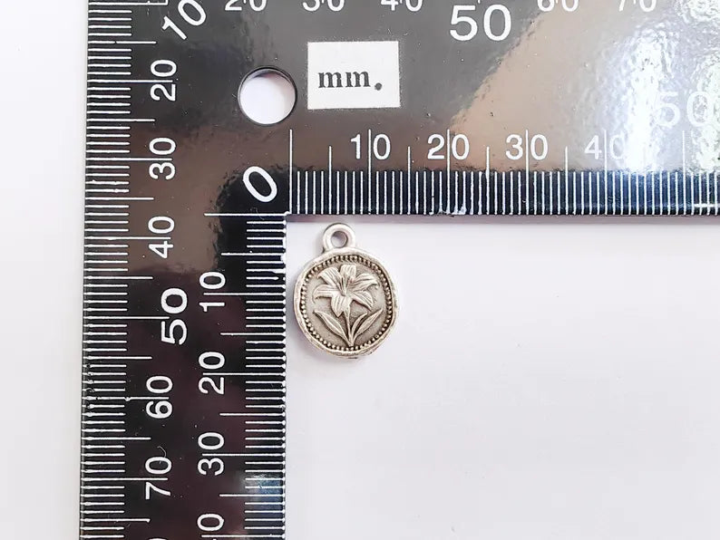 4 Pcs Dandelion Flower Charm, Double Sided Botanical, Organic Shape Plant Charm, Nature Earring, Floral Tag, Antique Silver Plated 16x13mm G37317