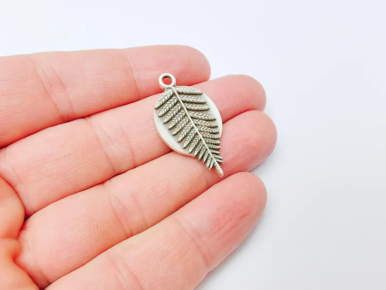 Fern Leaf Charm Pendant, Nature Charm, Botanical Jewelry Supplies, Forest Leaf Necklace, Fern Earring, Antique Silver Plated 34x18mm G37320