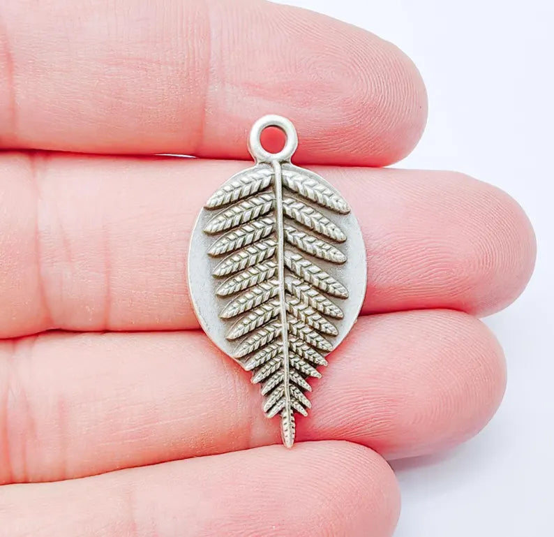 Fern Leaf Charm Pendant, Nature Charm, Botanical Jewelry Supplies, Forest Leaf Necklace, Fern Earring, Antique Silver Plated 34x18mm G37320