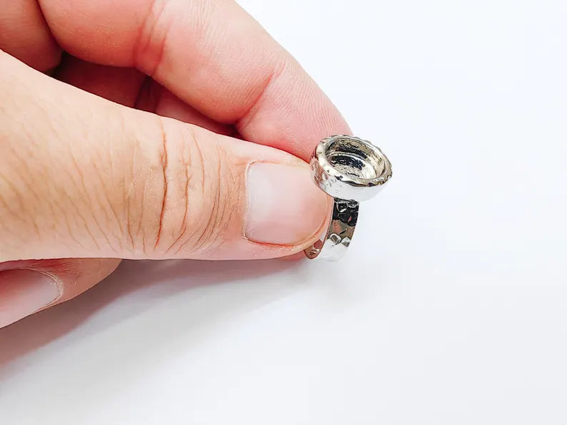 Adjustable Ring Base, Bright Silver Plated Hammered Band, Nickel Free Setting 10x8mm G37335