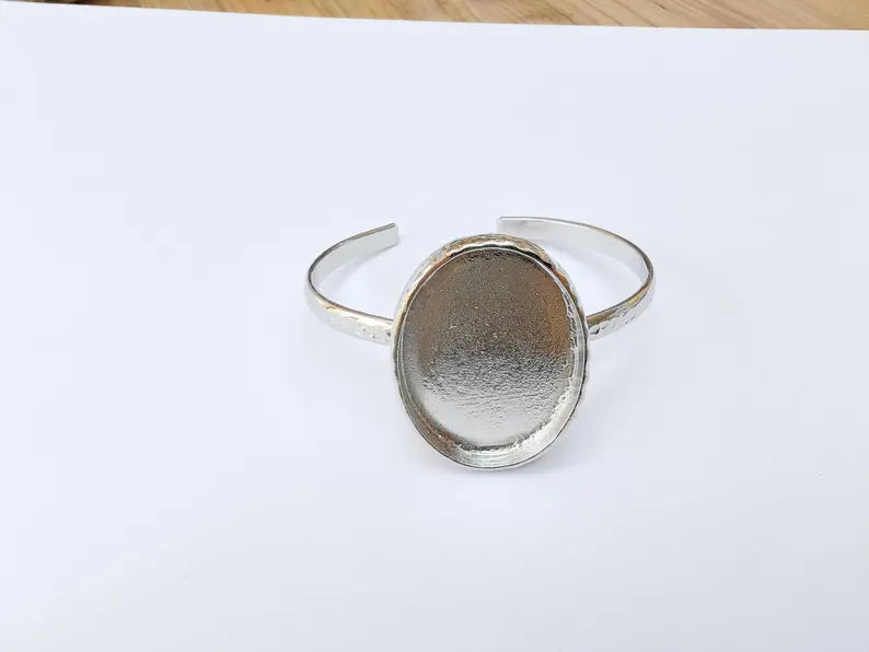 Hammered Bracelet Bezel, Adjustable Cuff Blank, Shiny Silver Plated Jewelry Supplies, 40x30mm G37339