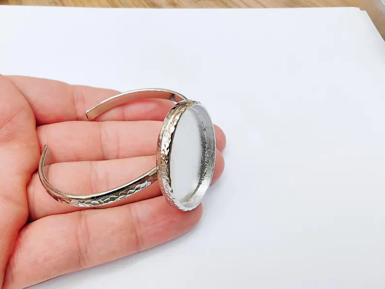 Hammered Bracelet Bezel, Adjustable Cuff Blank, Shiny Silver Plated Jewelry Supplies, 40x30mm G37339