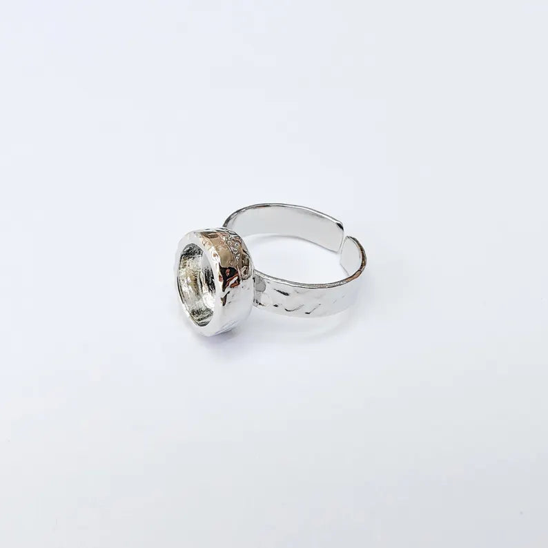Adjustable Ring Base, Bright Silver Plated Hammered Band, Nickel Free Setting 10x8mm G37335