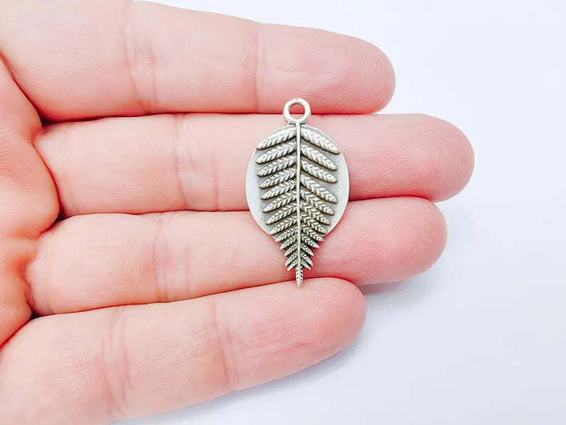 Fern Leaf Charm Pendant, Nature Charm, Botanical Jewelry Supplies, Forest Leaf Necklace, Fern Earring, Antique Silver Plated 34x18mm G37320