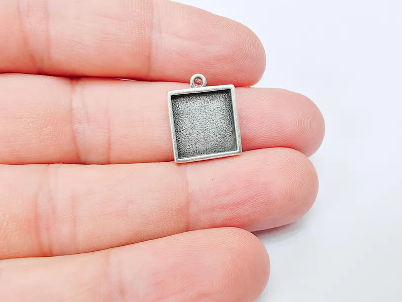 4 Square Bezel Pendant Charm, 12mm Setting Tray, Antique Silver Plated, Zamac, Nickel Free Lead Free, G37404