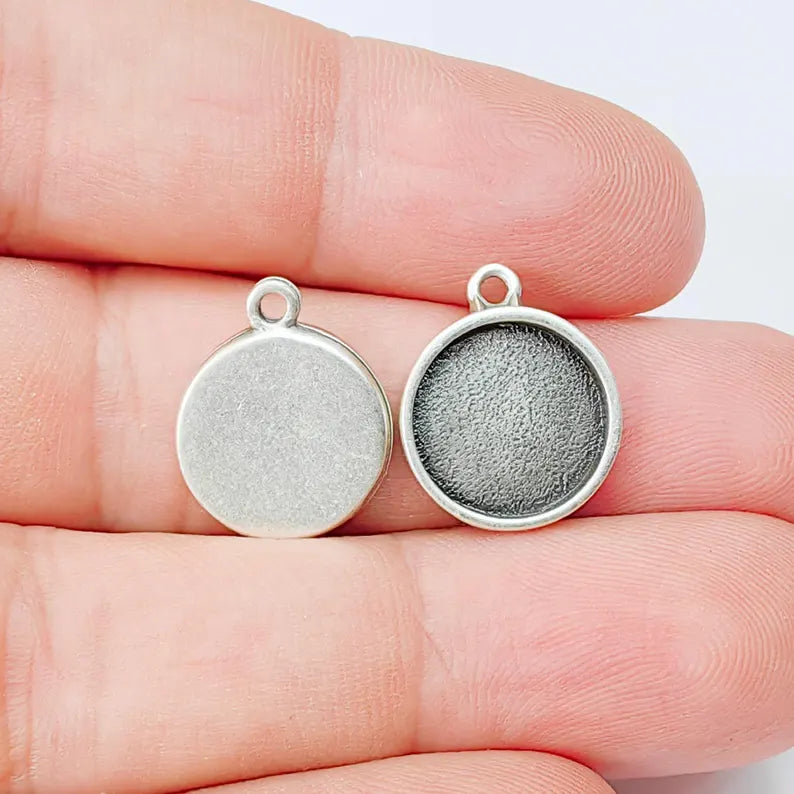 4 Round Bezel Pendant Charm, 12mm Setting Tray, 17x14mm Antique Silver Plated, Nickel Free Lead Free, G37406