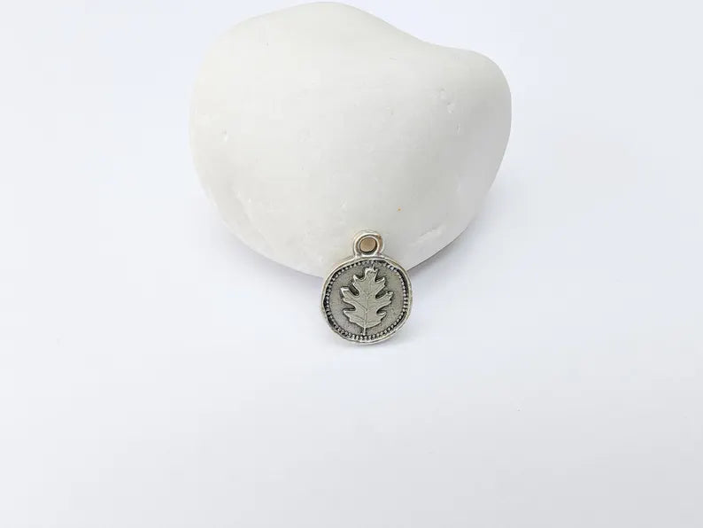 4 Oak Leaf Charm, Double Sided Pendant, Nature Jewelry Making Supplies, Antique Silver Plated, 16x12mm G37346