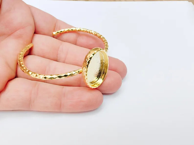 Hammered Bracelet Bezel, Adjustable Cuff Blank, 24k Shiny Gold Jewelry Supplies, 25x18mm G37337