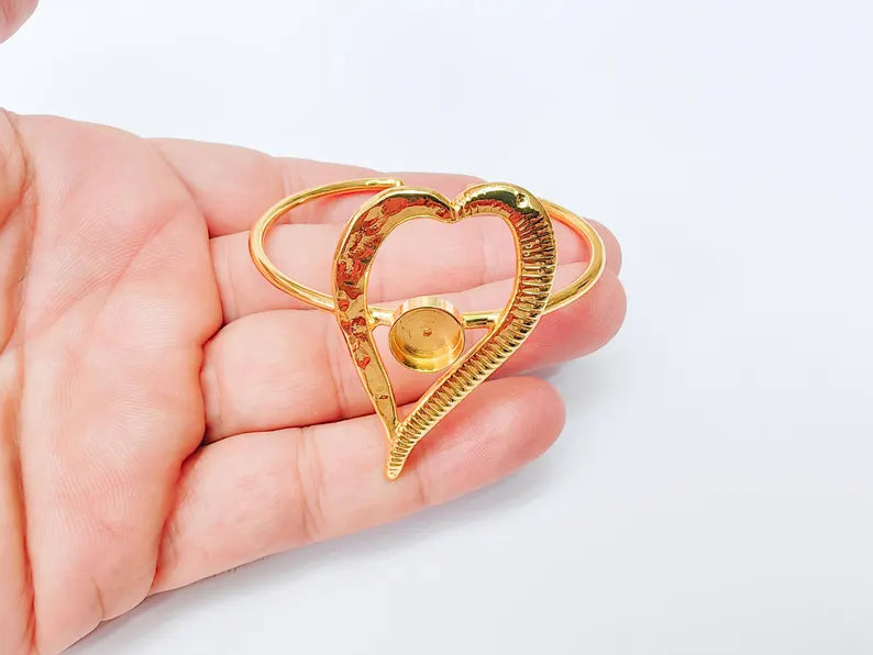 Adjustable Heart Bracelet with 10mm Bezel, Shiny Gold Plated Brass, Nickel Free Lead Free, Jewelry Making Supplies, G37426