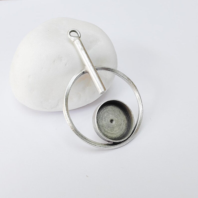Geometric Pendant with 14mm Round Bezel, 45x29mm, Antique Silver Plated Brass, Nickel Free Lead Free, Jewelry Making Supplies, G37444