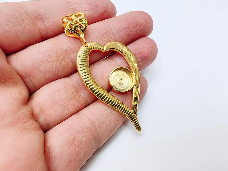 Heart Pendant Bezel, 12mm Round Setting, 24k Shiny Gold Brass, Large Statement Jewelry Making, 67x32mm G37370