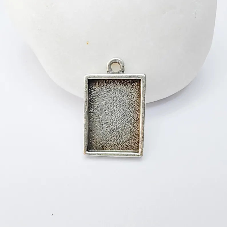 4 Rectangle Bezel Pendant Charm, 14x10mm Setting Tray, Antique Silver Plated, Zamac, Nickel Free Lead Free, G37453