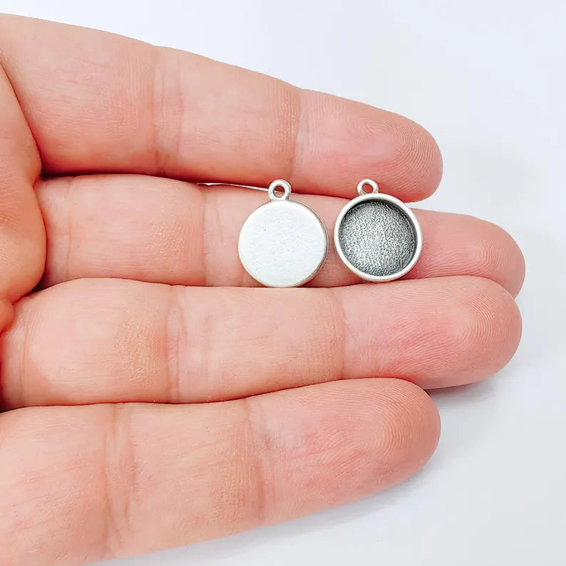 4 Round Bezel Pendant Charm, 12mm Setting Tray, 17x14mm Antique Silver Plated, Nickel Free Lead Free, G37406