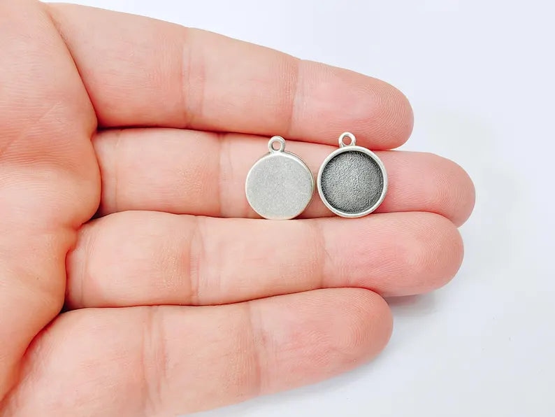 4 Round Bezel Pendant Charm, 12mm Setting Tray, 17x14mm Antique Silver Plated, Nickel Free Lead Free, G37406