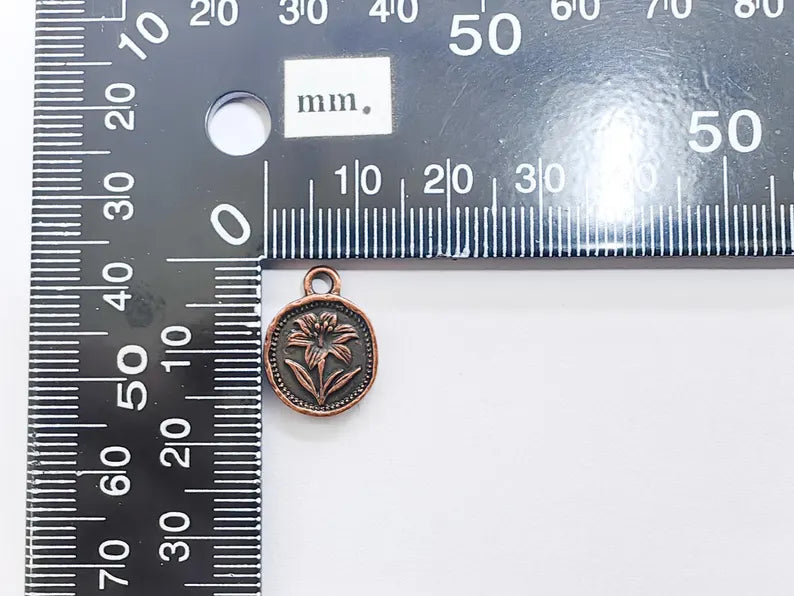 4 Lily Flower Charm, Double Sided Botanical, Organic Shape Plant Charm, Nature Earring, Floral Tag, Antique Copper Plated 16x13mm G37490