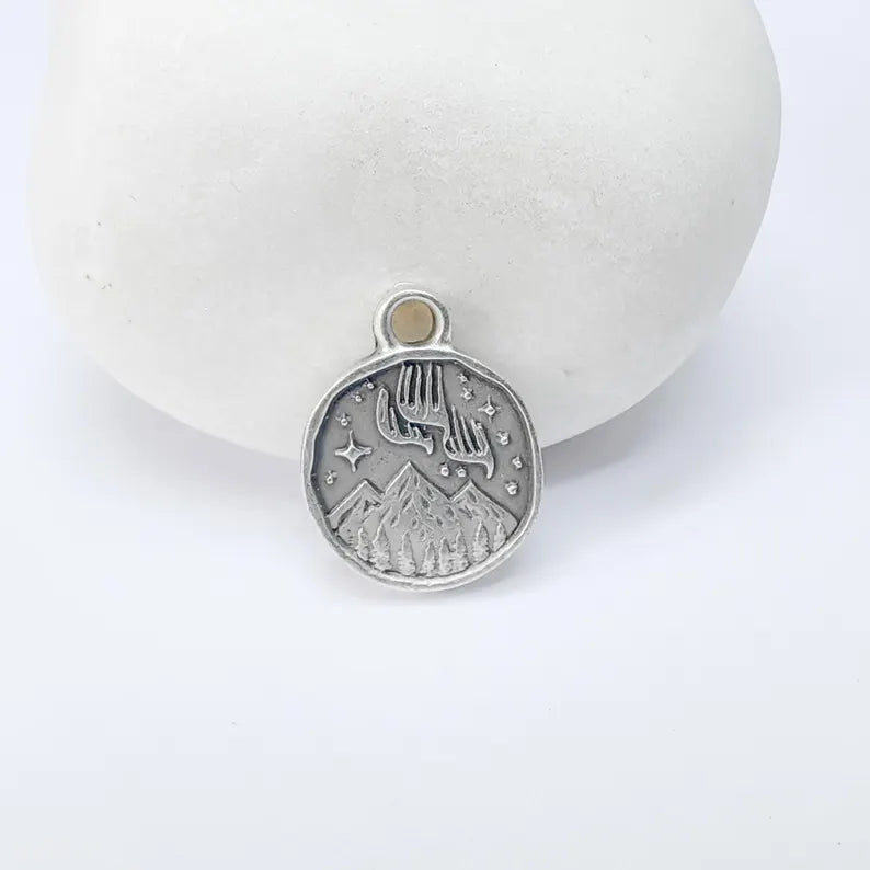 4 Aurora Borealis Pendant Charm, Double Sided Antique Silver Plated Zamac, Northern Lights Jewelry Making Supplies, 16x13mm G37493