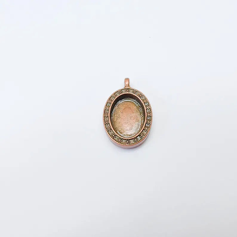 Oval Bezel Pendant, Jewelry Base for Cabochons and Resin Art, 29x18mm Setting with 18x13mm Bezel, Antique Copper Plated Zamac, G37503