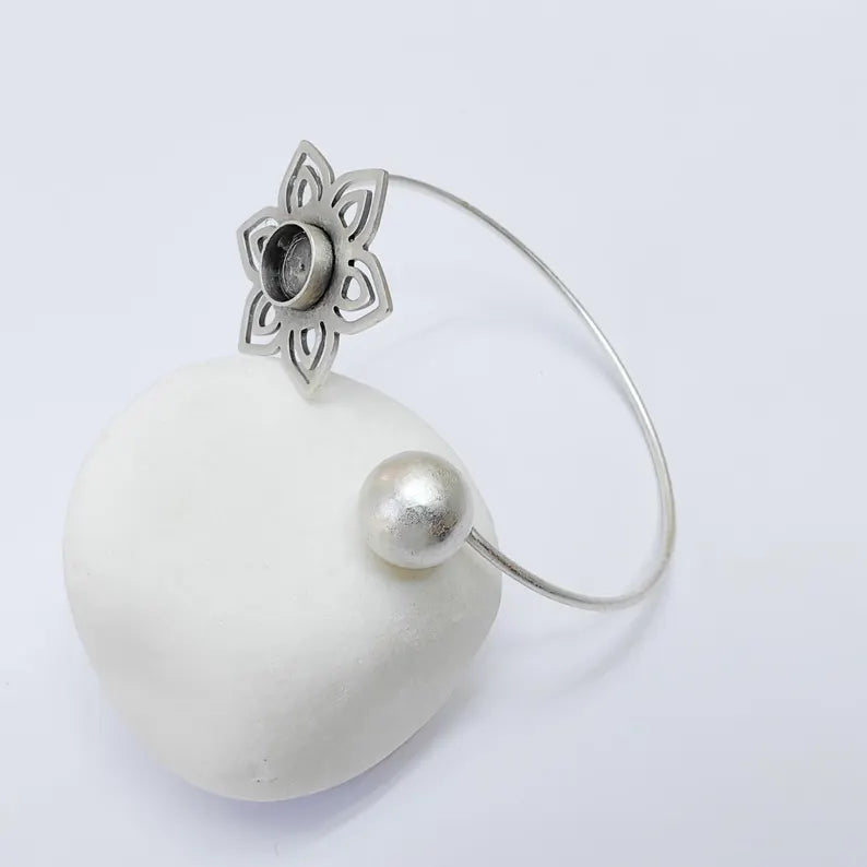 Lotus Flower Adjustable Bracelet, 8mm Bezel Setting Cuff Bangle, Antique Silver Plated Brass Jewelry Base for Cabochons, G37509