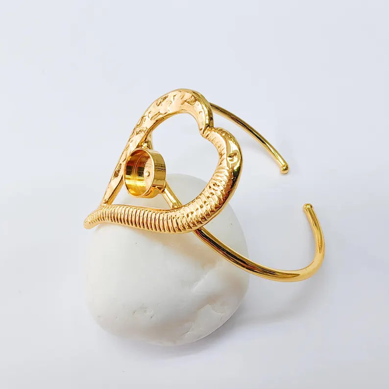 Adjustable Heart Bracelet with 10mm Bezel, Shiny Gold Plated Brass, Nickel Free Lead Free, Jewelry Making Supplies, G37426