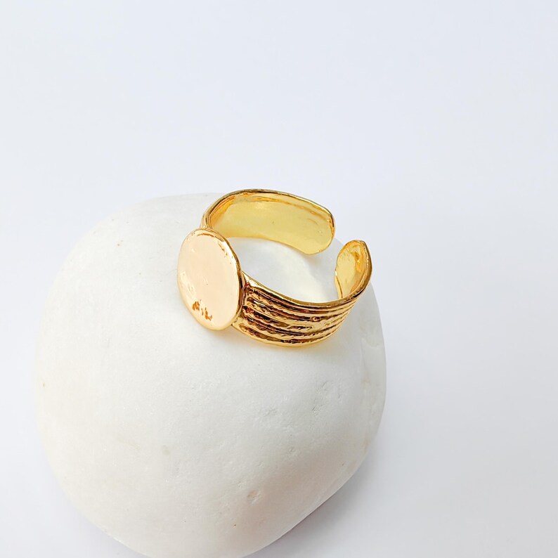 Adjustable Ring Base with 10mm Round Blank, 24k Shiny Gold Plated Brass, Nickel Free Lead Free, Jewelry Making Supplies, G37443