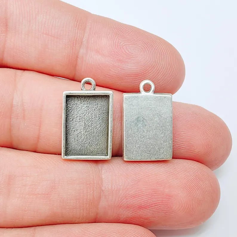4 Rectangle Bezel Pendant Charm, 14x10mm Setting Tray, Antique Silver Plated, Zamac, Nickel Free Lead Free, G37453
