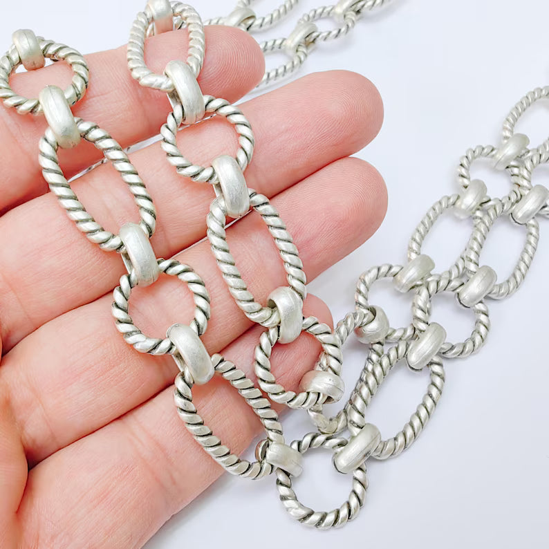 Large Oval and Round Chain, 25x14mm Oval and 16mm Round Silver Plated Zamak Chain, 1 Meter - 3.3 Feet Jewelry Supply, G37521