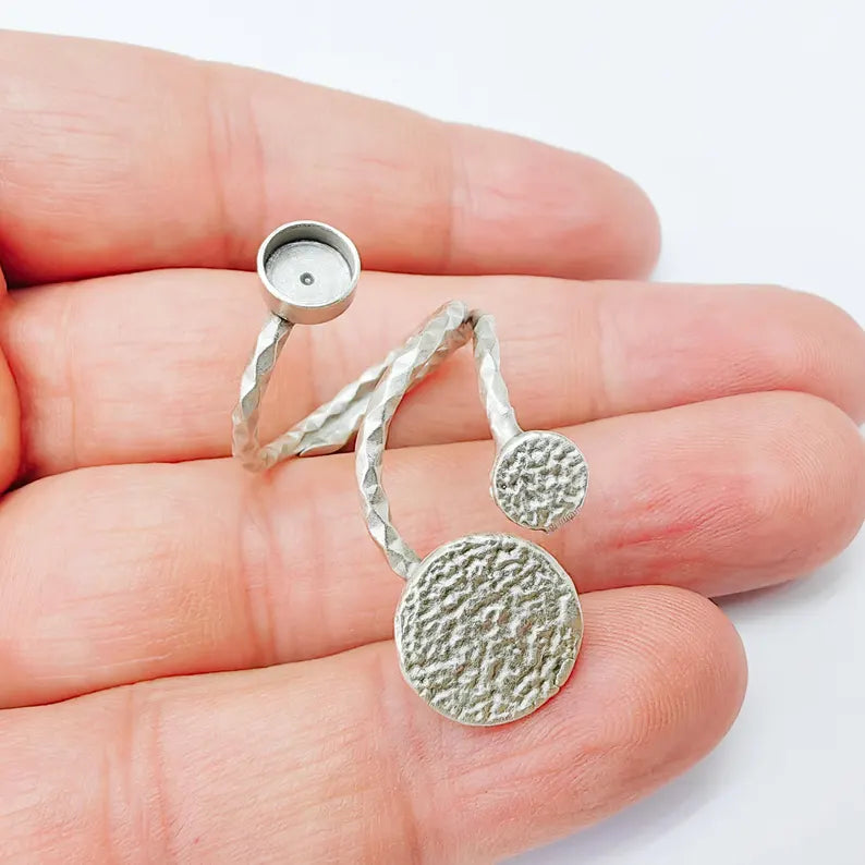 Hammered Adjustable Ring Base with 6mm Bezel, Textured Brass Band for Cabochon Jewelry G37526