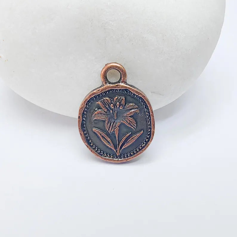 4 Lily Flower Charm, Double Sided Botanical, Organic Shape Plant Charm, Nature Earring, Floral Tag, Antique Copper Plated 16x13mm G37490
