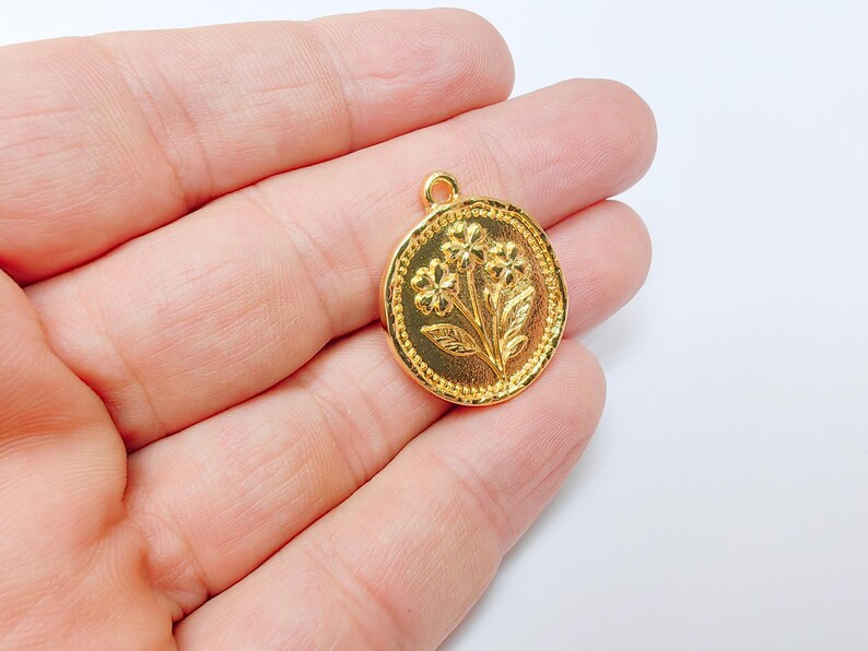 Floral Pendant with Engraved Flower Design, Round Charm 28x24mm, 24k Shiny Gold Plated Zamak G37540
