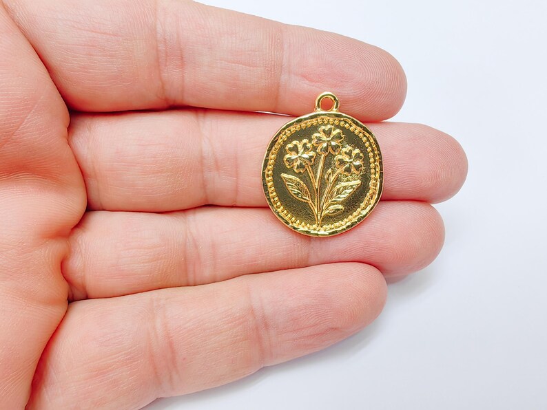 Floral Pendant with Engraved Flower Design, Round Charm 28x24mm, 24k Shiny Gold Plated Zamak G37540