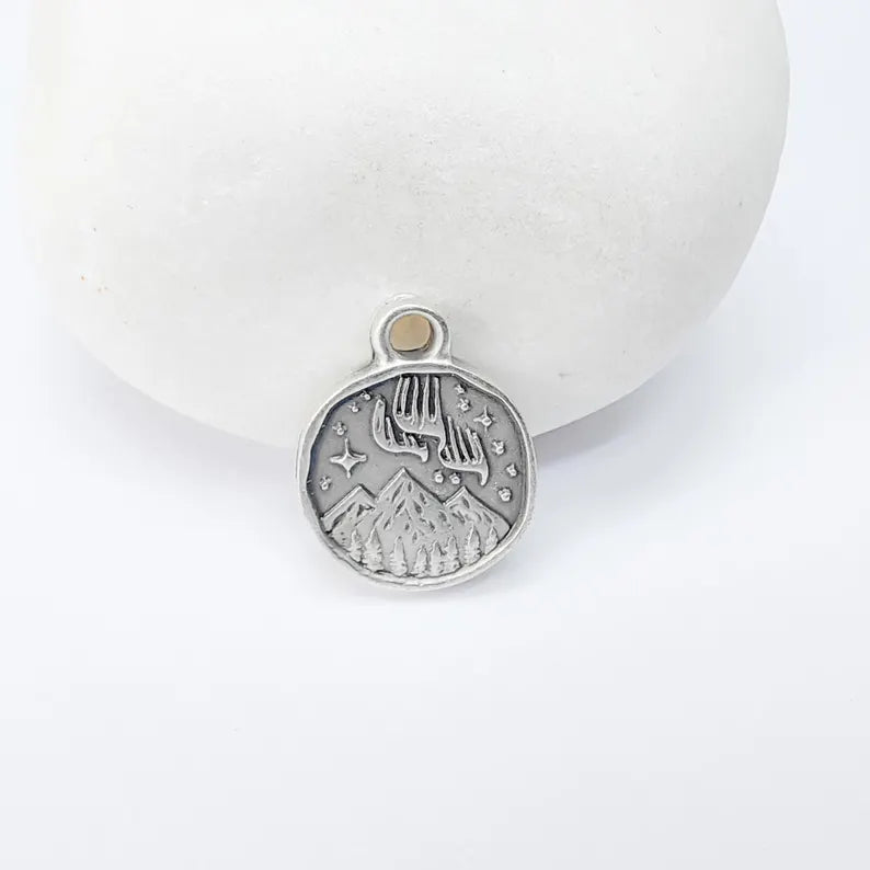 4 Aurora Borealis Pendant Charm, Double Sided Antique Silver Plated Zamac, Northern Lights Jewelry Making Supplies, 16x13mm G37493