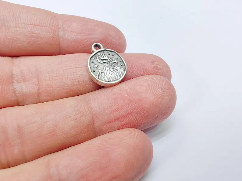 4 Aurora Borealis Pendant Charm, Double Sided Antique Silver Plated Zamac, Northern Lights Jewelry Making Supplies, 16x13mm G37493