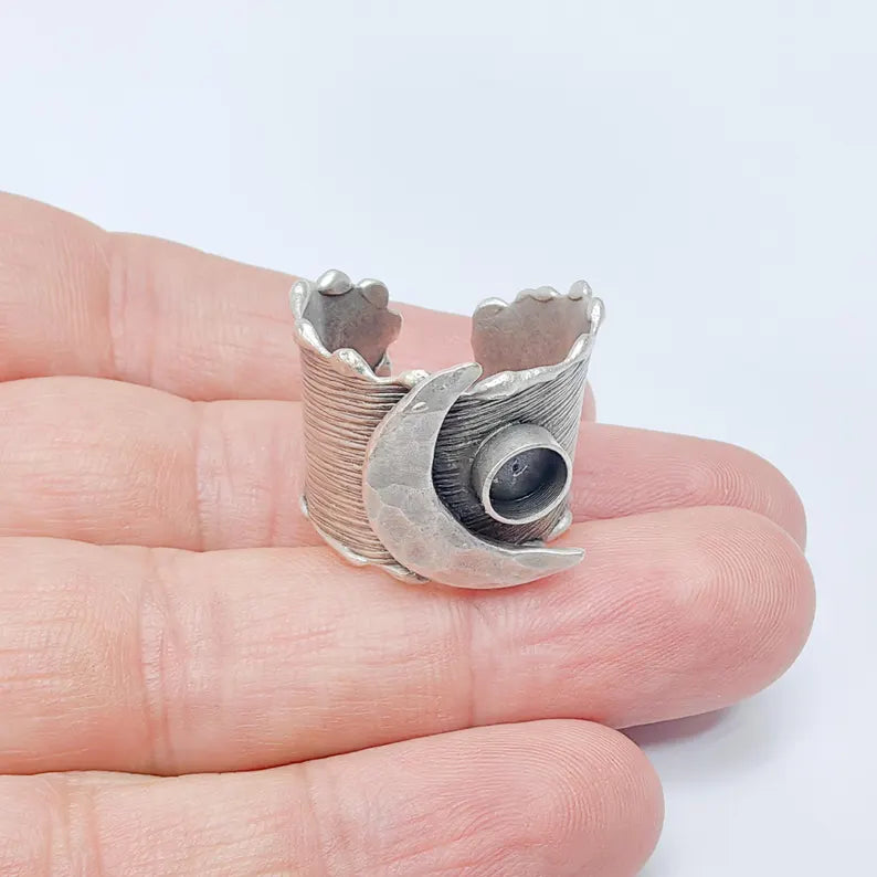 Crescent Moon Ring Base with 6mm Bezel, Celestial Jewelry Making Supplies, Adjustable Antique Silver Plated Brass, G37498