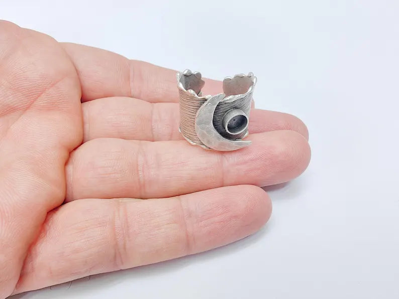 Crescent Moon Ring Base with 6mm Bezel, Celestial Jewelry Making Supplies, Adjustable Antique Silver Plated Brass, G37498