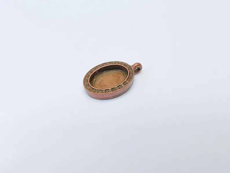 Oval Bezel Pendant, Jewelry Base for Cabochons and Resin Art, 29x18mm Setting with 18x13mm Bezel, Antique Copper Plated Zamac, G37503