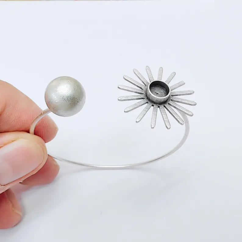 Sunburst Adjustable Bracelet, 8mm Bezel Setting Bangle, Antique Silver Plated Brass Jewelry Base for Cabochons, G37504
