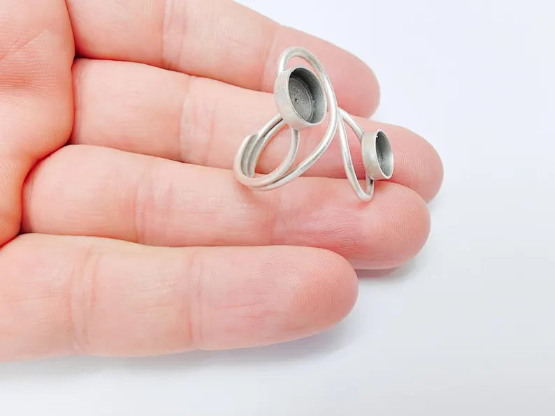 Adjustable Swirl Ring Base with 8mm Round Bezels, Antique Silver Plated Brass, Nickel Free Lead Free, Jewelry Making Supplies, G37505