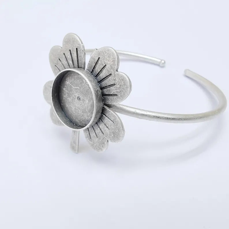 Four Leaf Clover Adjustable Bracelet, 16mm Bezel Setting Open Cuff Bangle, Antique Silver Plated Brass Jewelry Base for Cabochons, G37514