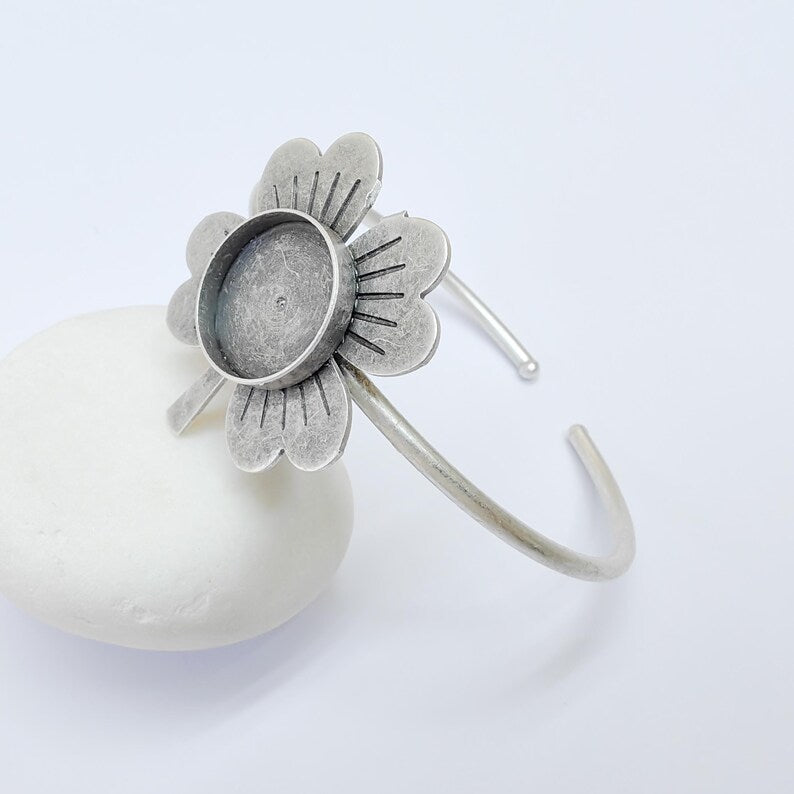Four Leaf Clover Adjustable Bracelet, 16mm Bezel Setting Open Cuff Bangle, Antique Silver Plated Brass Jewelry Base for Cabochons, G37514